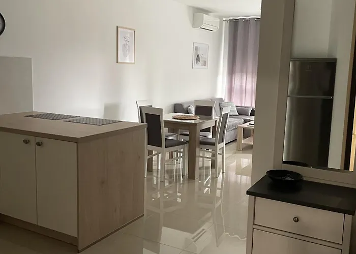 Giovanna With Terrace And Free Parking